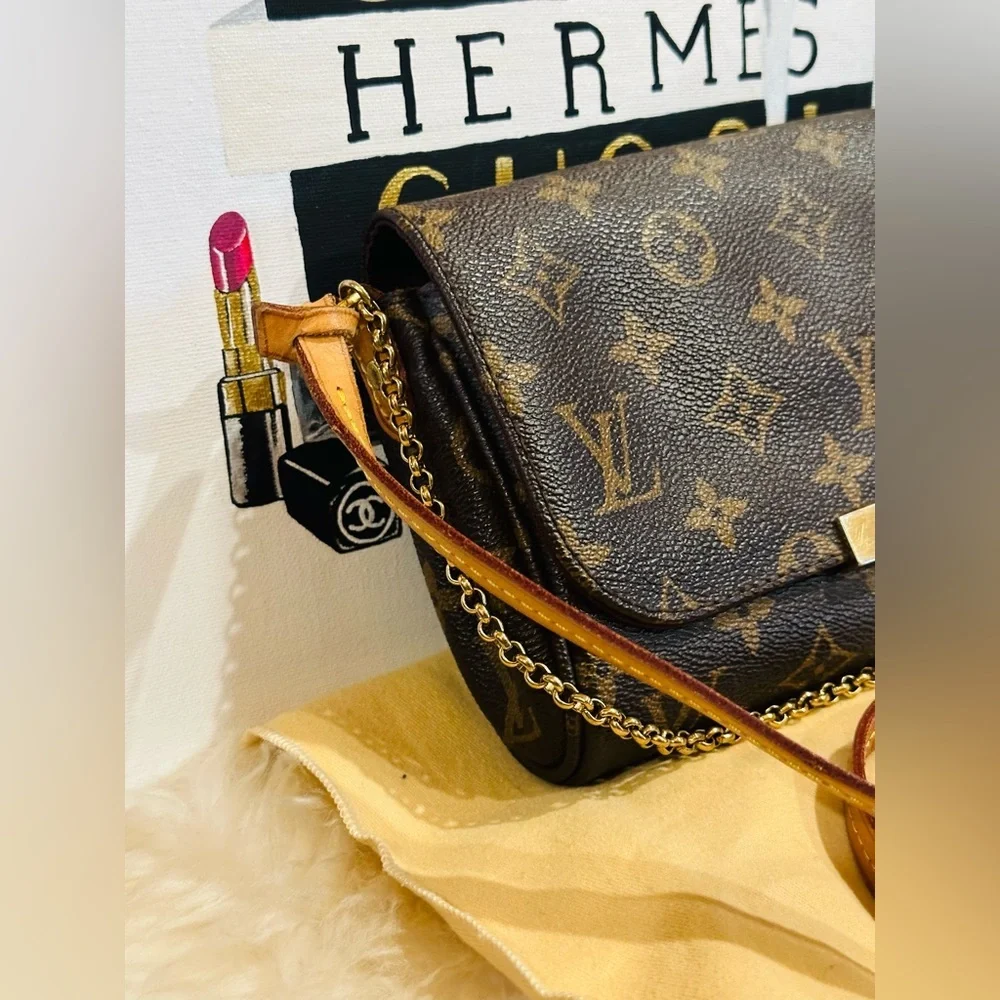Louis Vuitton Monogram Favorite PM Shoulder Crossbody Bag w/ COA & Dust Bag - Picture 6 of 15